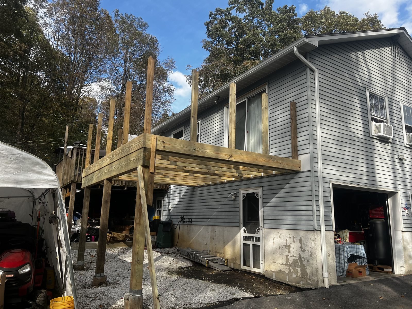 Skillvio Decks & Patios project - Elevated Deck — Before